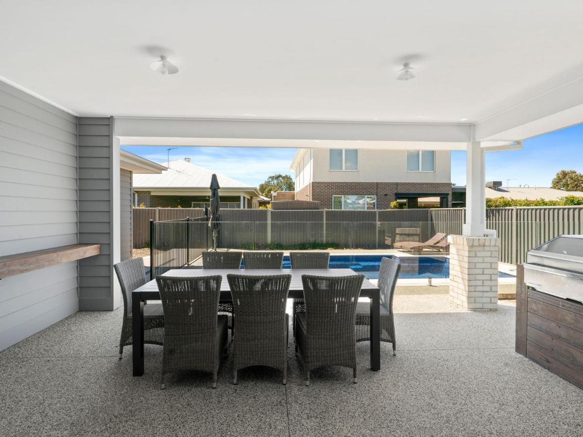 Sunsets By The Lake Villa Yarrawonga Exterior photo